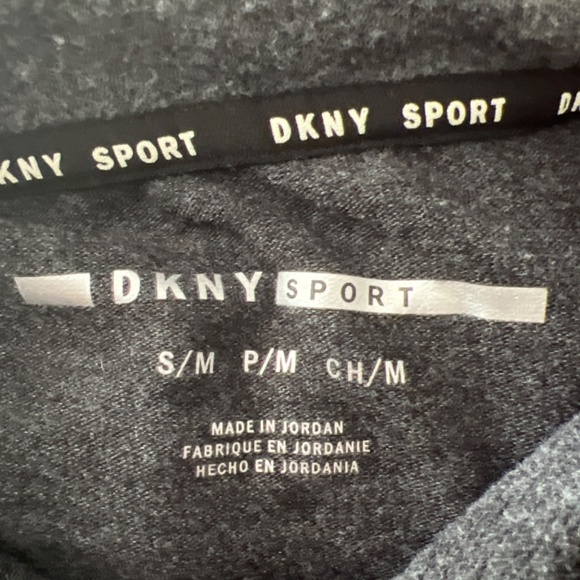 DKNY Sport hooded poncho size small - Picture 4 of 4
